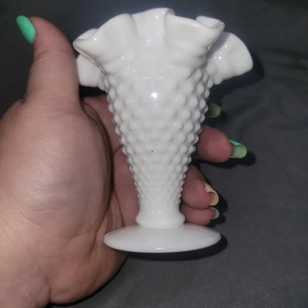 Vintage Fenton Milk Glass Hobnail Small Vase w Ruffled Edge Rim 4